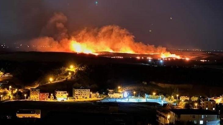 Diyarbakır’da anız yangını! Rüzgar yangının büyümesine neden oldu